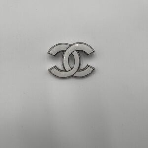 CHANEL White and Silver Interlocking C Brooch